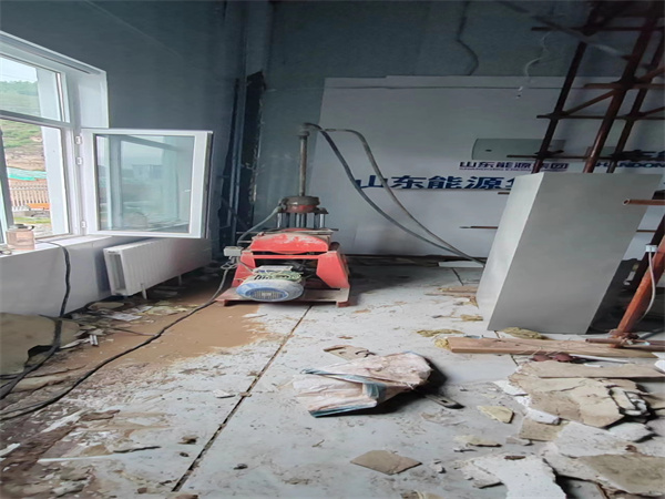 北林地基基础下沉墙体裂缝加固注浆顶升施工