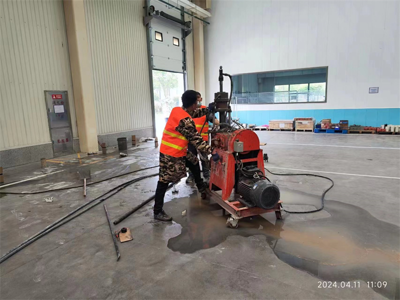 北林厂房地面下沉塌陷注浆加固施工